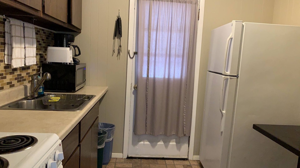 Big Indian Apartment | Cabin-like Studio Motel Suite