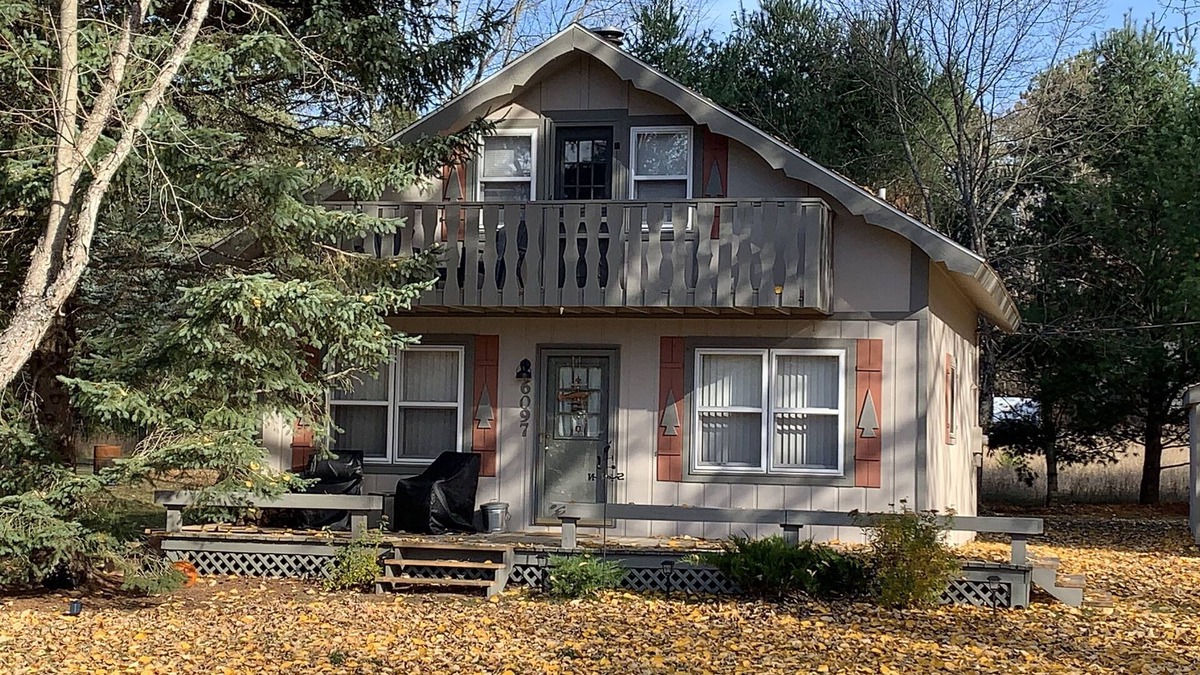 Cadillac Cabin | Cabin Located in the Manistee National Forest with all the Comforts of Home