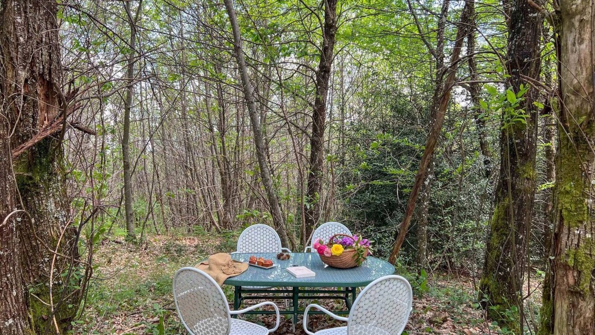 Chataigneraie Cantalienne House | Cabin 'Love Yourte Avec Hammam' with Private Terrace, Shared Garden and Air Conditioning