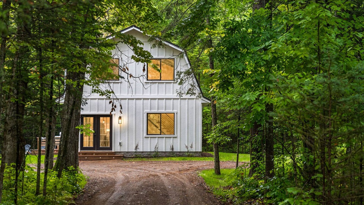 Hinckley House | Cabin Near Banning State Park, the Munger Trail & Grindstone Lake -Dogs Welcome!