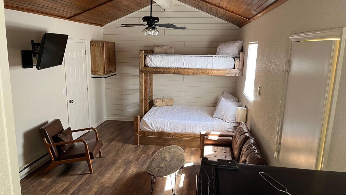 Warsaw Apartment | Cabin Near Fishing Lakes Truman Lake and Lake of the Ozark