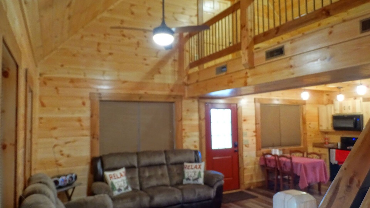 Saxton Cabin | Cabin near Saxton/Raystown KOA and minutes from Trough Creek and Raystown Lake.