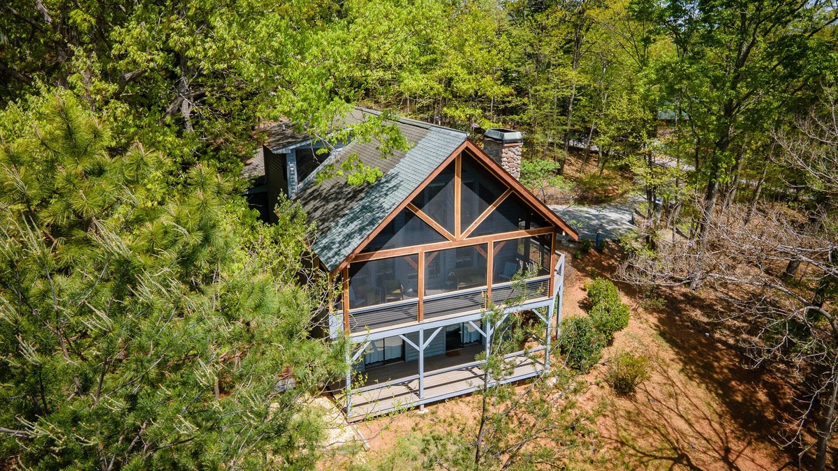 Helen House | Cabin near wineries, hiking, fishing, kayaking, antiquing and more.
