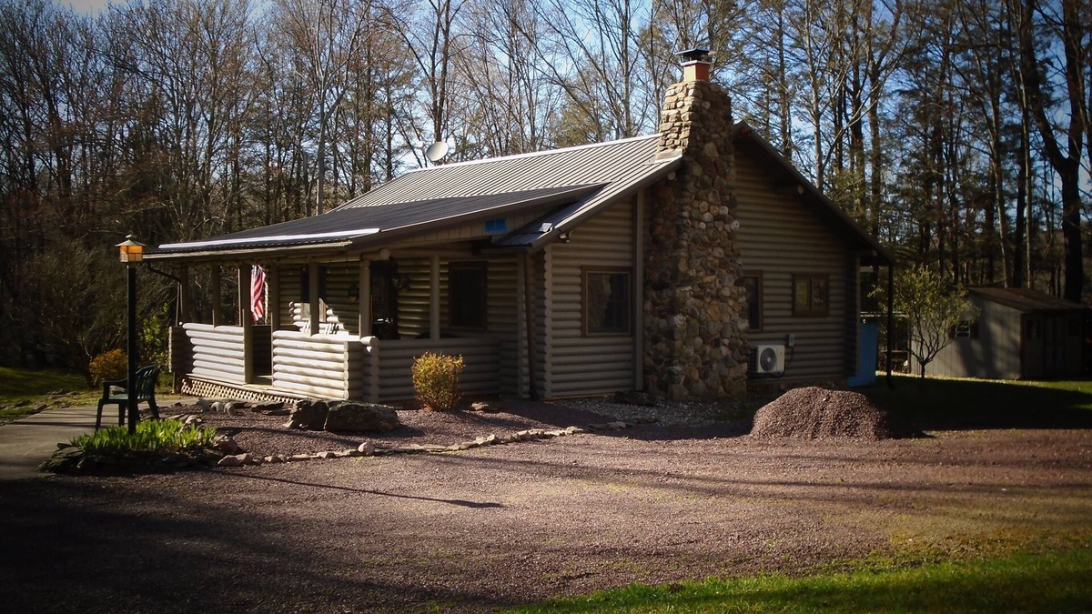 Lairdsville Cabin | Cabin nestled in the Endless Mountains, minutes to hiking, hunting and fishing.