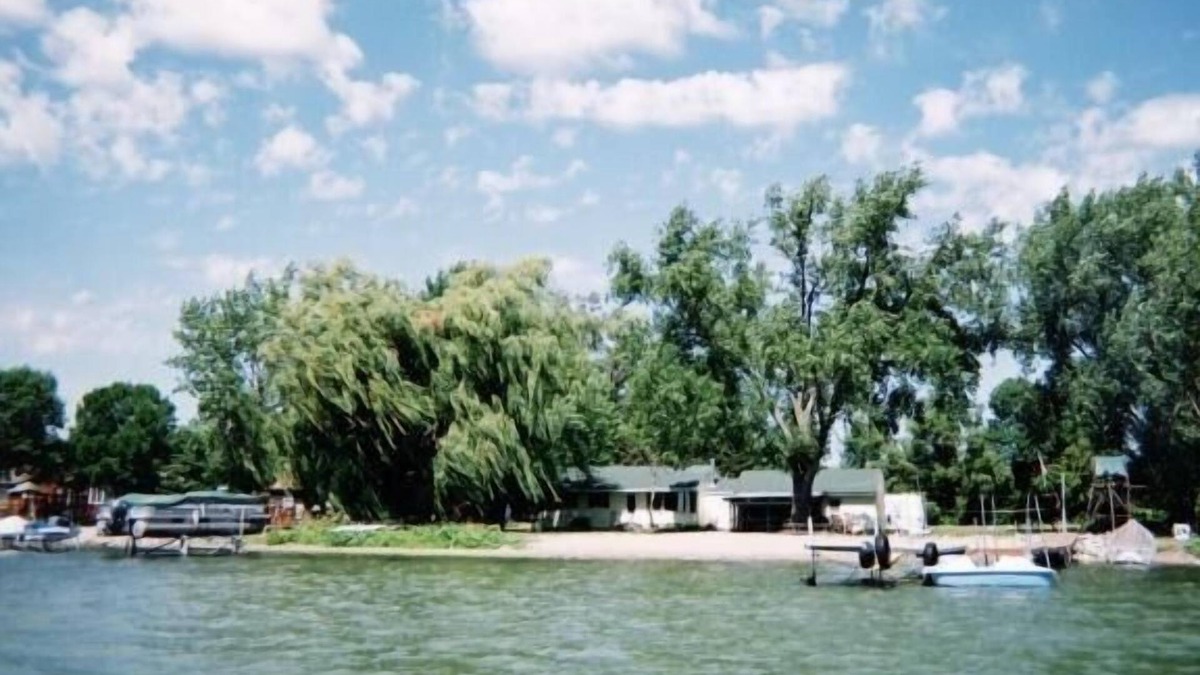 Starbuck Cabin | Cabin on 150 Ft. of Beautiful Lake Minnewaska! One of the sandiest Lakes in MN!