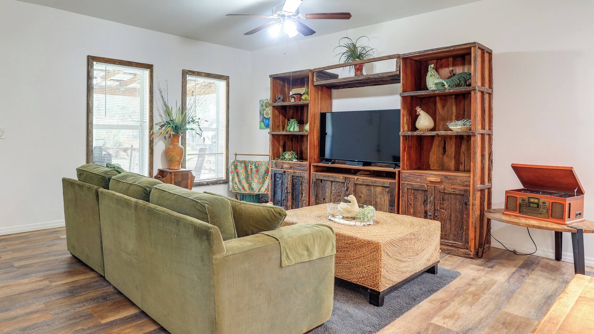 Palm City Cabin | Cabin on 50-Acre Ranch in Palm City!
