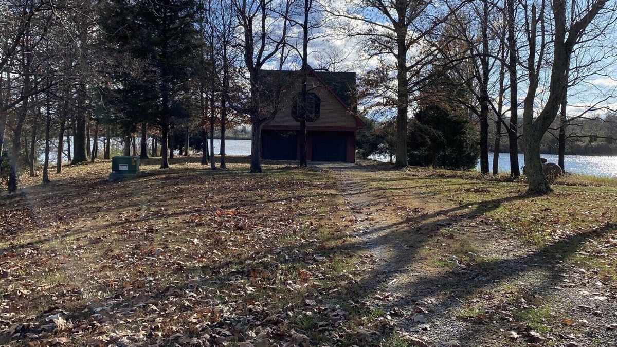 Scheller House | Cabin on Lake Minutes from Rend Lake
