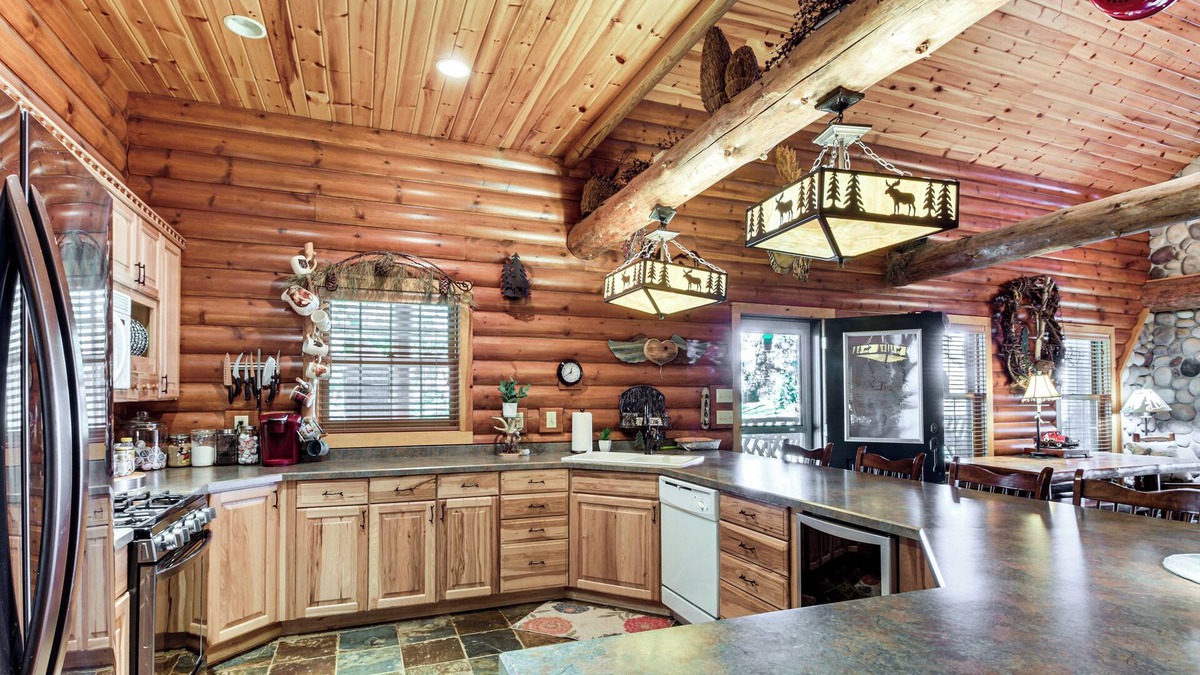 Ponsford Cabin | Cabin on Round Lake w/Boat Dock & Water Views!