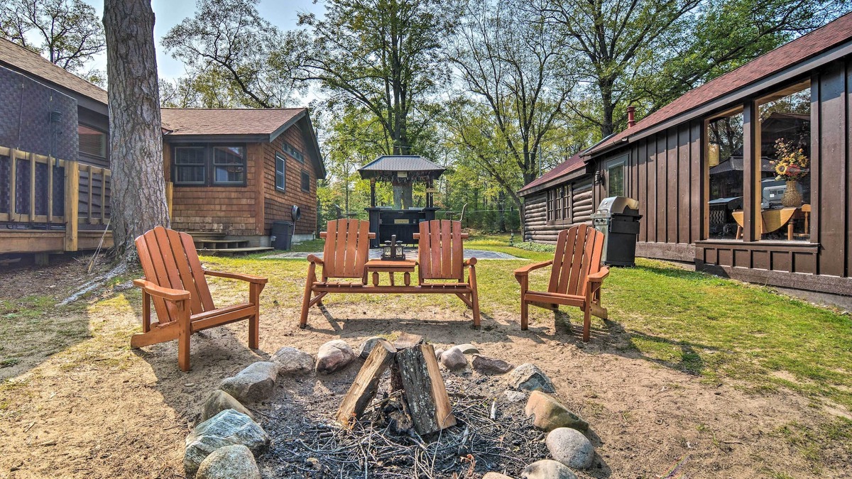 Atlanta Cabin | Cabin on Rush Lake w/Bar, Grill & Kayaks!