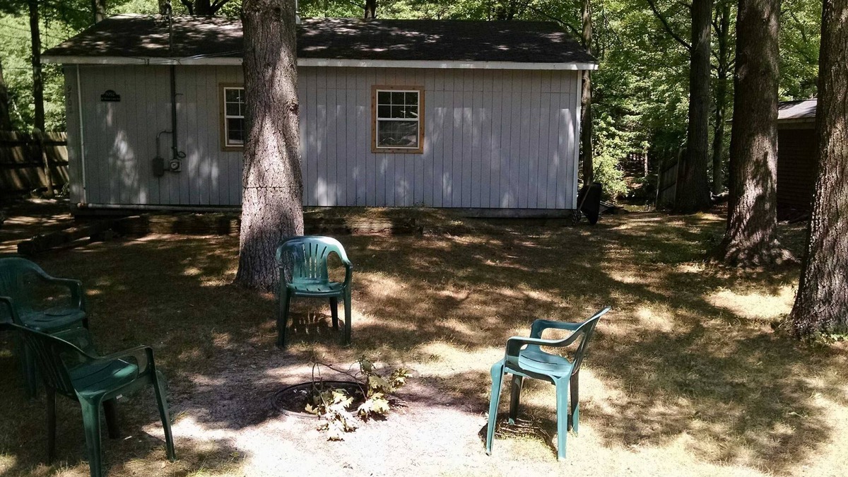 Mears Cottage | Cabin on Silver Lake Channel. With Canoe and row boat.