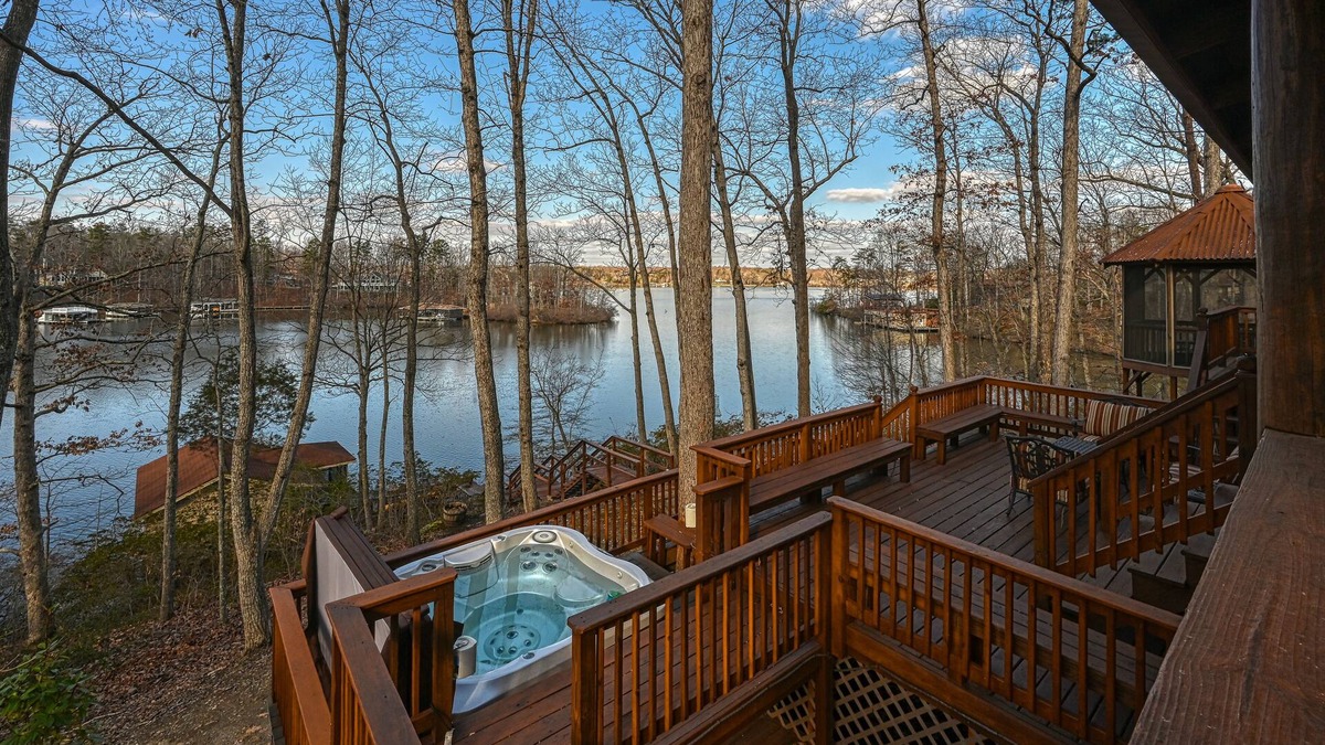 Mineral Cabin | Cabin on the Cove perfect family getaway with a year around hot tub!