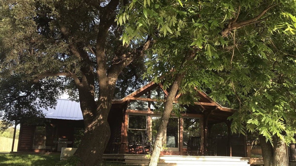 Mertzon Cabin | Cabin On The Creek -Crystal Clear Spring Creek Irion County Texas. Near San Ange