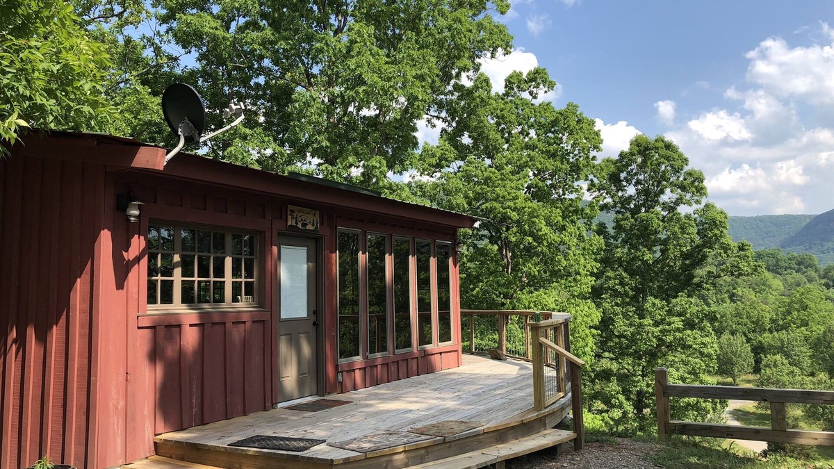Rising Fawn Cabin | Cabin on the Hill In the Mountains