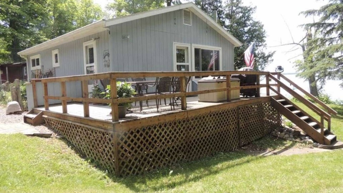 Deer River Cabin | Cabin on the Lake- 4 season