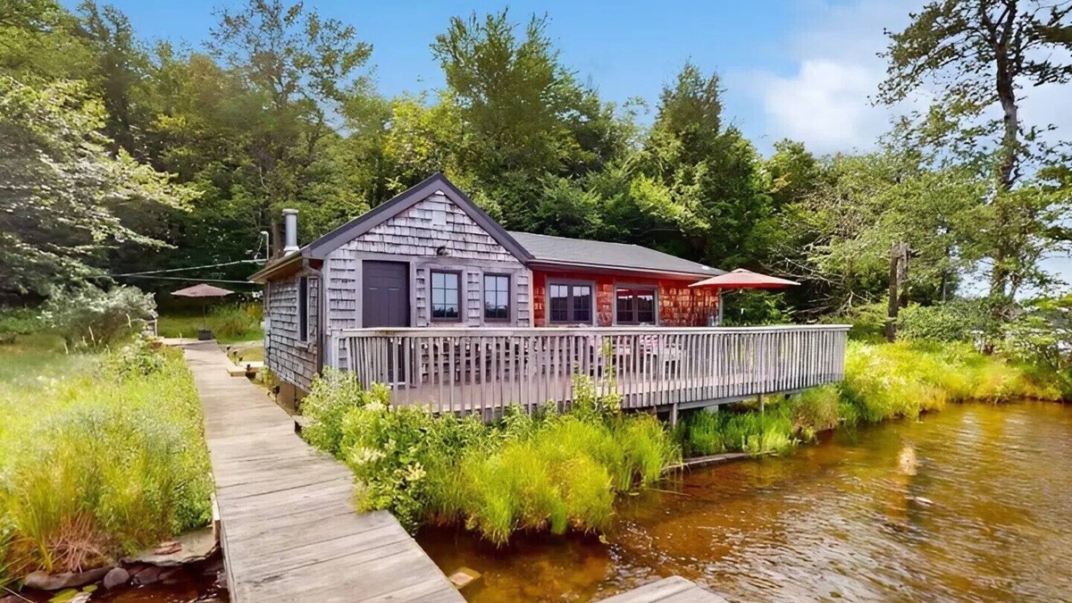 Poyntelle Cabin | Cabin on the Lake Deck, Dock & Woods