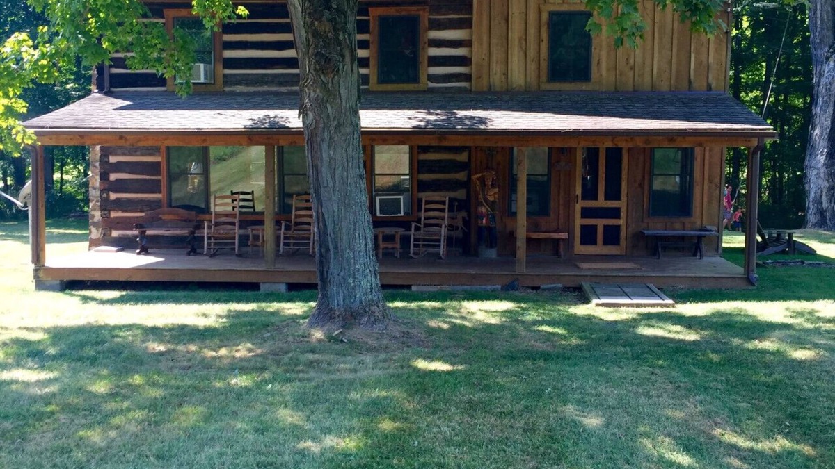 Augusta Cabin | Cabin on the Little Cacapon River