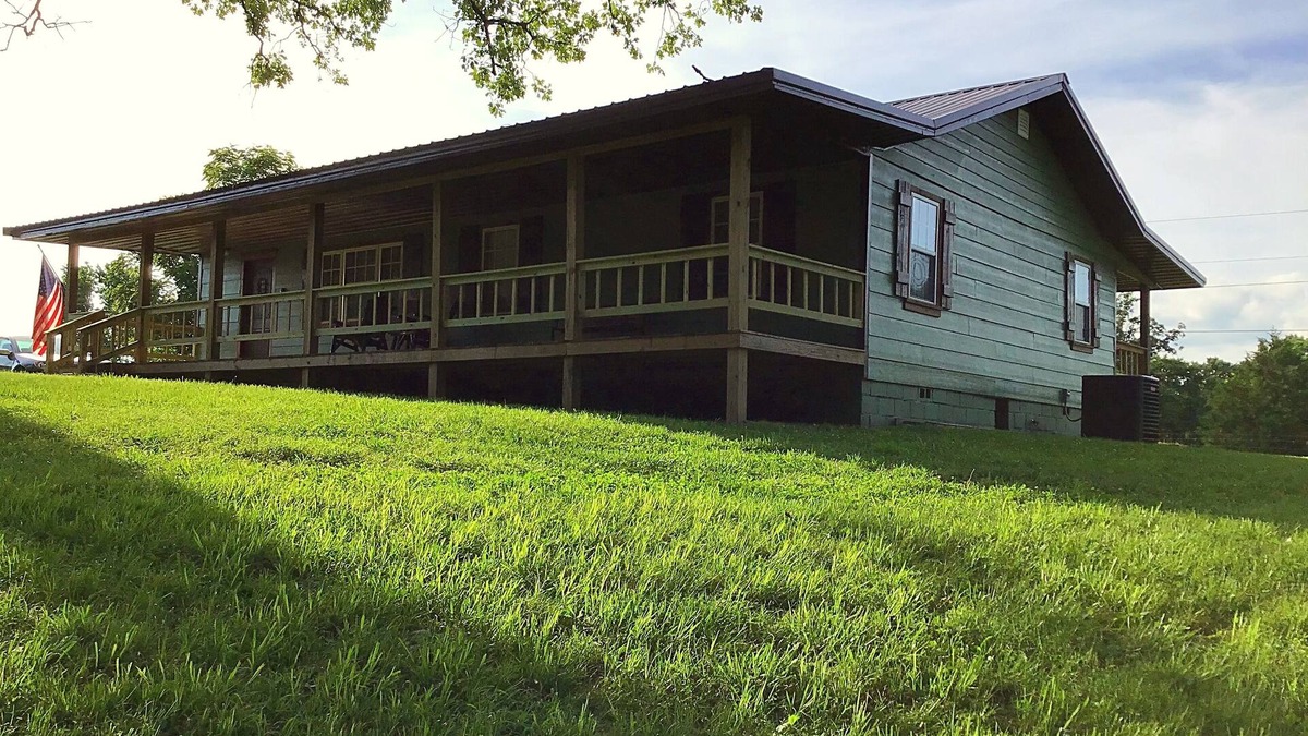 Ozark Cabin | Cabin on the Ridge