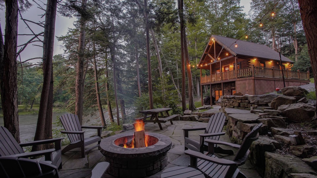Swengel Cabin | Cabin On The River | Dream Fire Pit, Bikes + Kayaks!