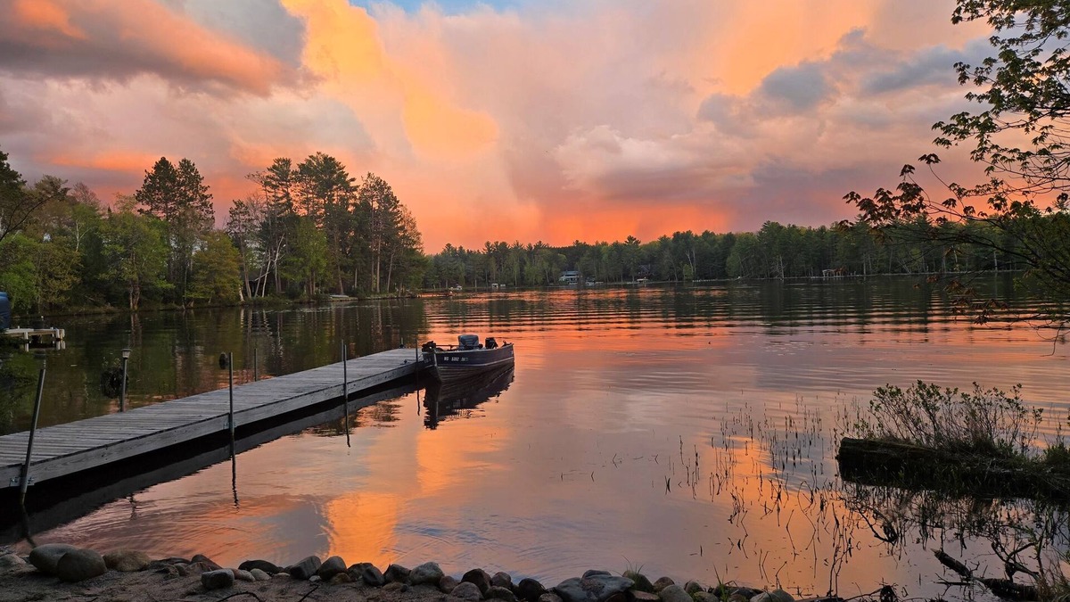 Eagle River House | Cabin on Voyageur Lake–2BR Retreat on ER Chain w/Deck, Firepit & Sandy Beach!