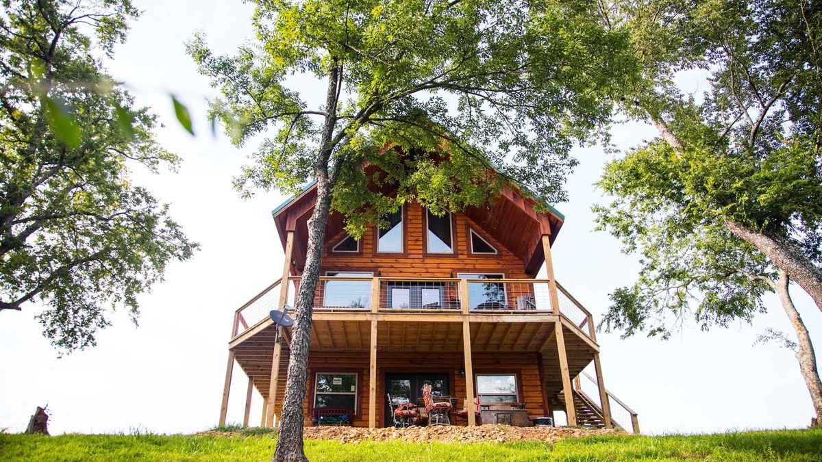 Glenwood Cabin | Cabin on Water!GORGEOUS! Best property on the Caddo River In Glenwood Arkansas!
