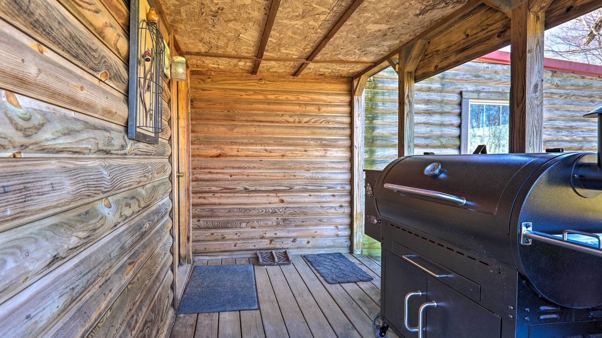 Dabolt Cottage | Cabin on Working Highland Cattle Farm in Kentucky