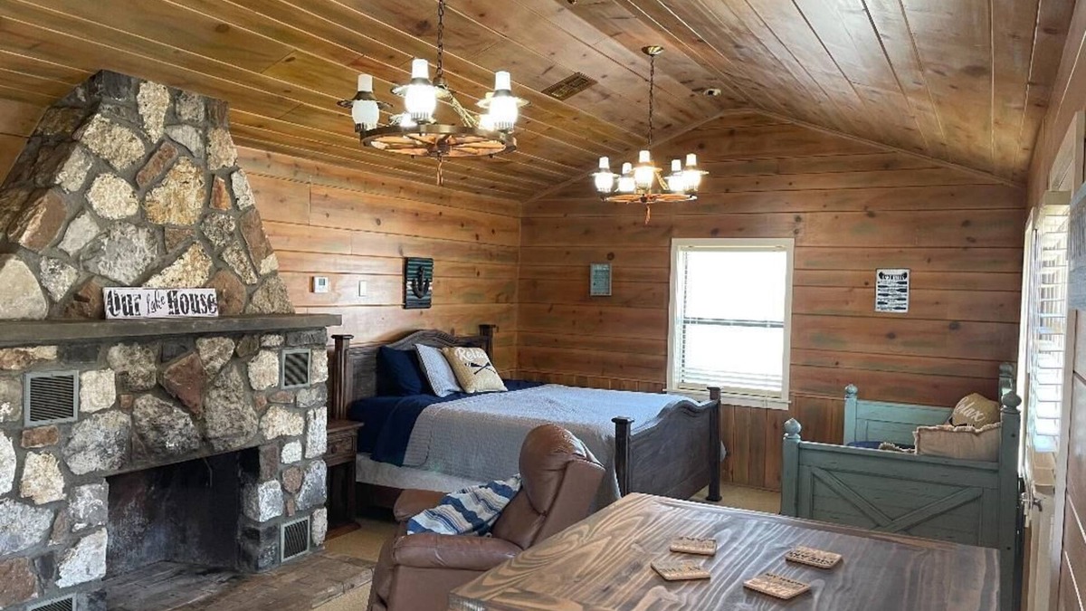 Dennis Cabin | Cabin One on waterfront point across from Monkey Island at Stony Point Resort