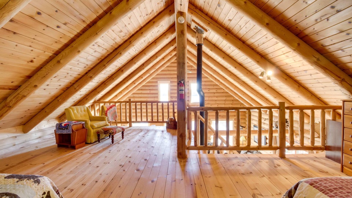 Ely Cabin | Cabin paradise on Rice Bay with Dock access + Recreation Room