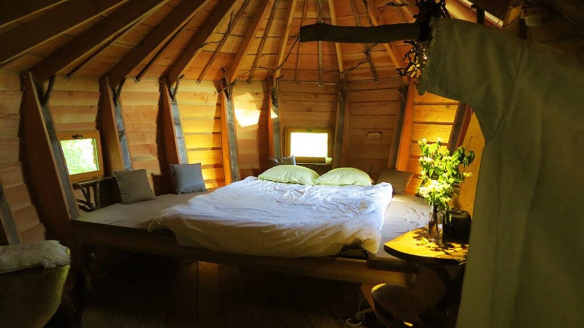 Nans-sous-Sainte-Anne Cabin | Cabin perched near a river, ideal for enjoying nature as a couple