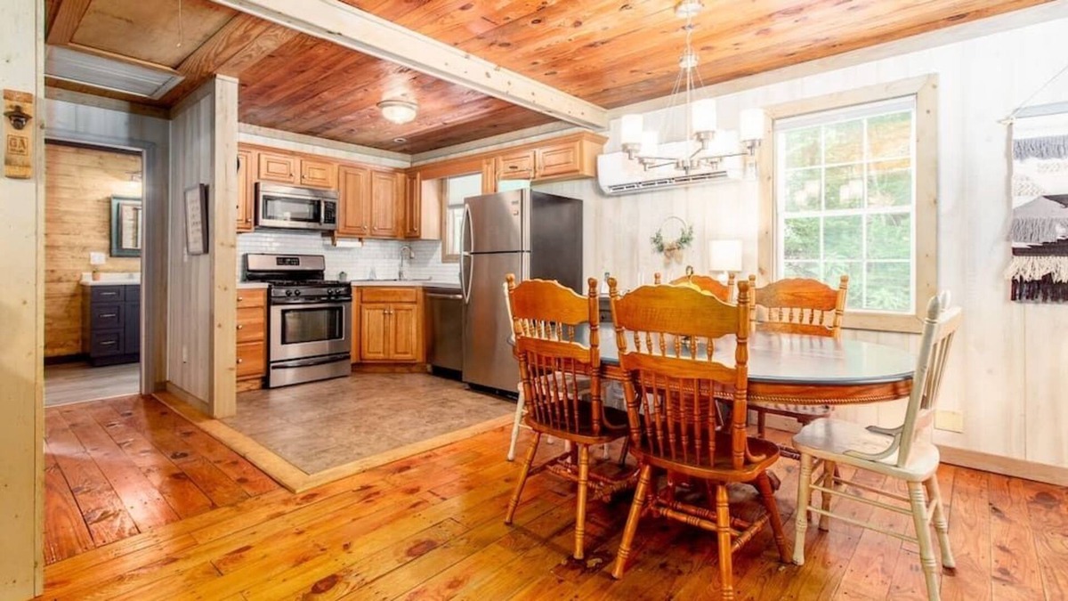 Ellijay Cabin | Cabin+RV/10acres/Stream/Seclusion/Retreat/Sleeps 6