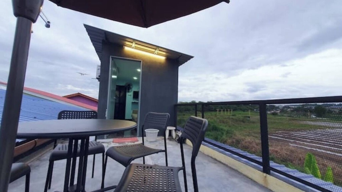 Shah Alam Apartment | Cabin stay with great sunrise and plane spotting