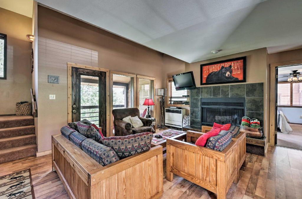 Angel Fire Apartment | Cabin-Style Condo with Deck Near Angel Fire Resort