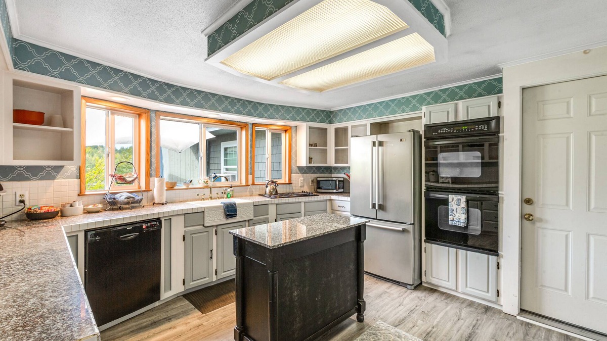 Deer Harbor Cabin | Cabin-Style Cottages w/Private Hot Tub, & View of Lagoon Deer and Harbor