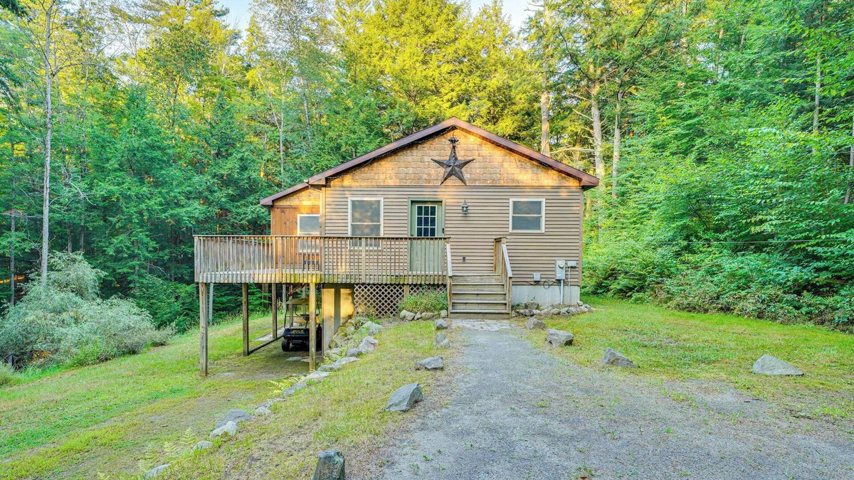 Brant Lake Cabin | Cabin w/Beach Access in Brant Lake: Dogs Welcome!