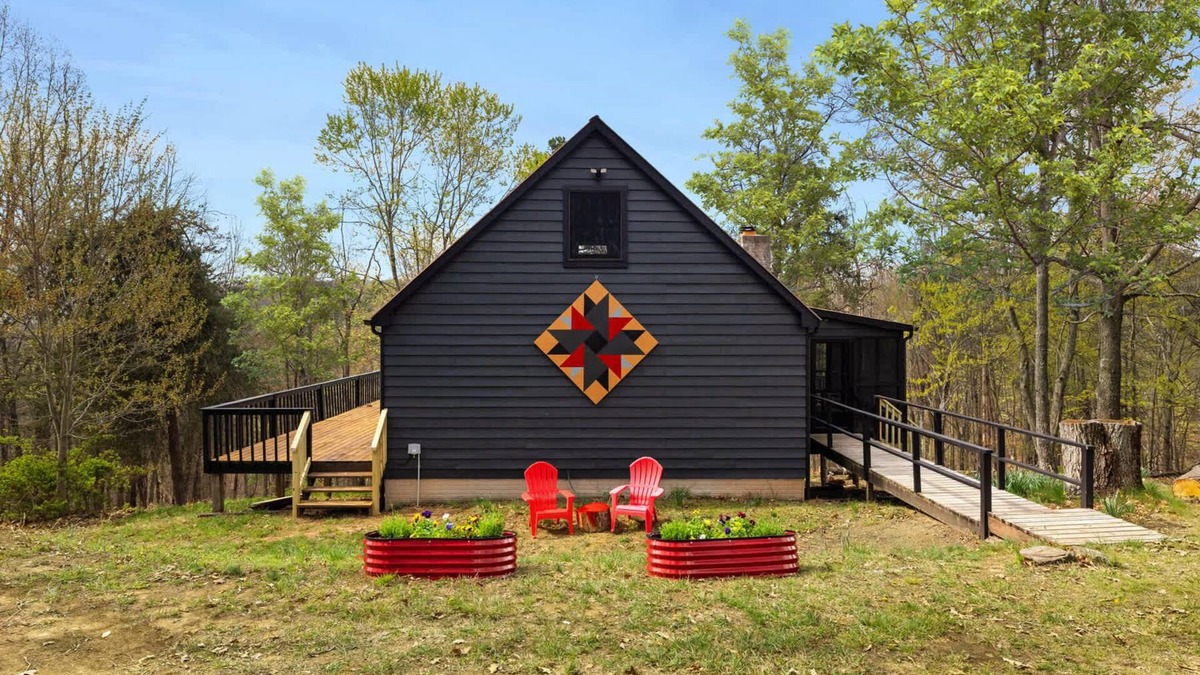 Mathias Cabin | Cabin w Fire Pit, Grill & Games, Dog-Friendly!