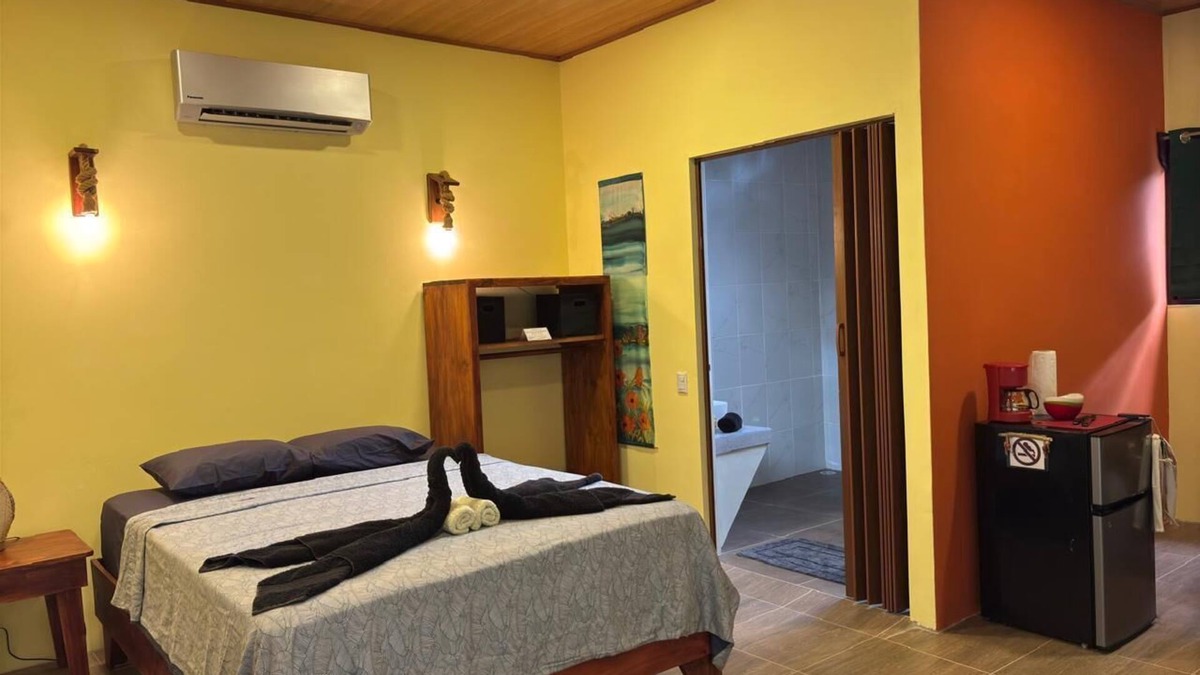 Drake Bay Cabin | Cabin Willy's Fish Camp, Private sleeps 2 walk to shops, tours, beach & eateries