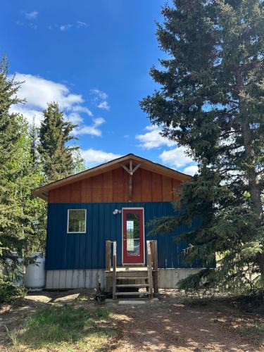 Whitehorse Ski Chalet | Cabin with Fields of Dreams