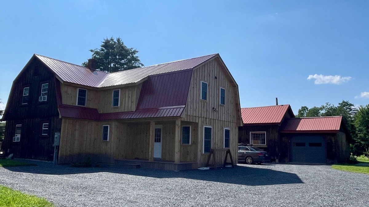 East Burke Cabin | Cabin with guest house on biking/VAST trails