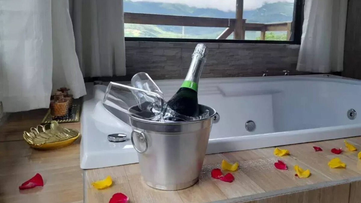 Praia Grande Cabin | Cabin with hydromassage and a beautiful view of the Canyons