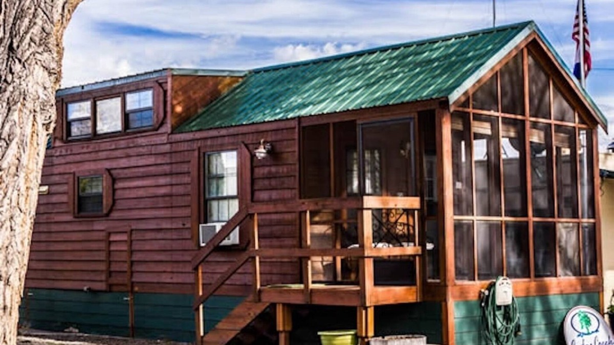 Montrose Cabin | Cabin with one queen bed, two lofted twin-size beds and a queen pull out couch Sleeps: 6 Pets: 2 Parking: 1
