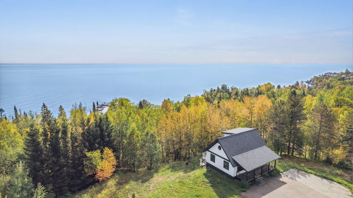 Beaver Bay Cabin | Cabin with Sauna in the Heart of the North Shore