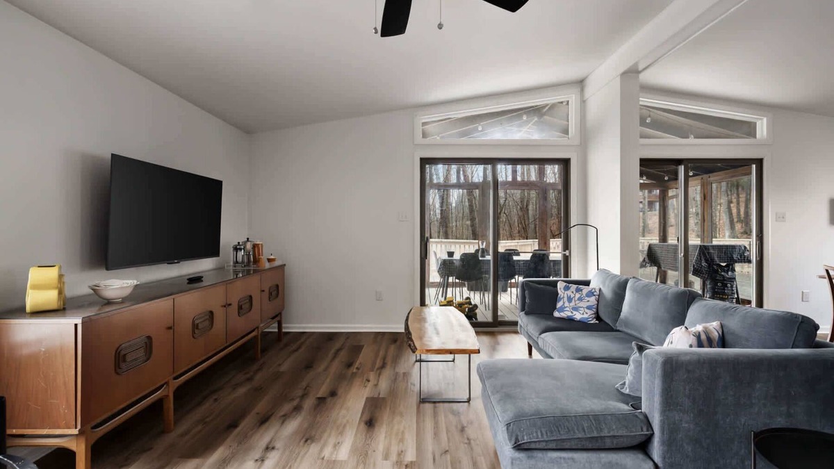 Berkeley Springs Ski Chalet | Cabin: Wraparound Deck, WiFi, Grill, Dog-Friendly!