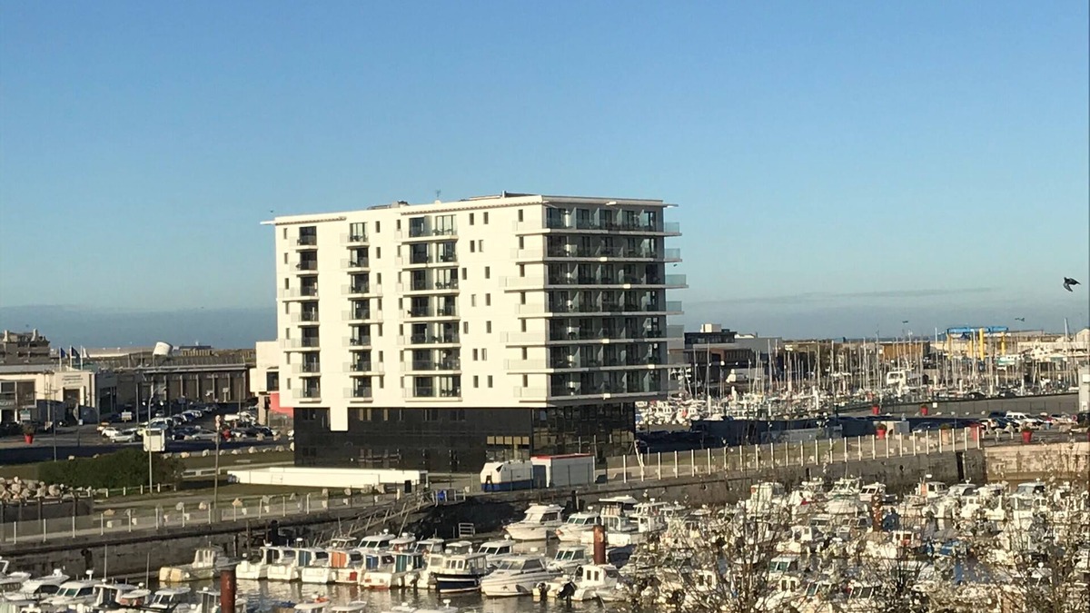 Boulogne-Centre Apartment | Cabines du Mirador 3 - Apartment with Marina View