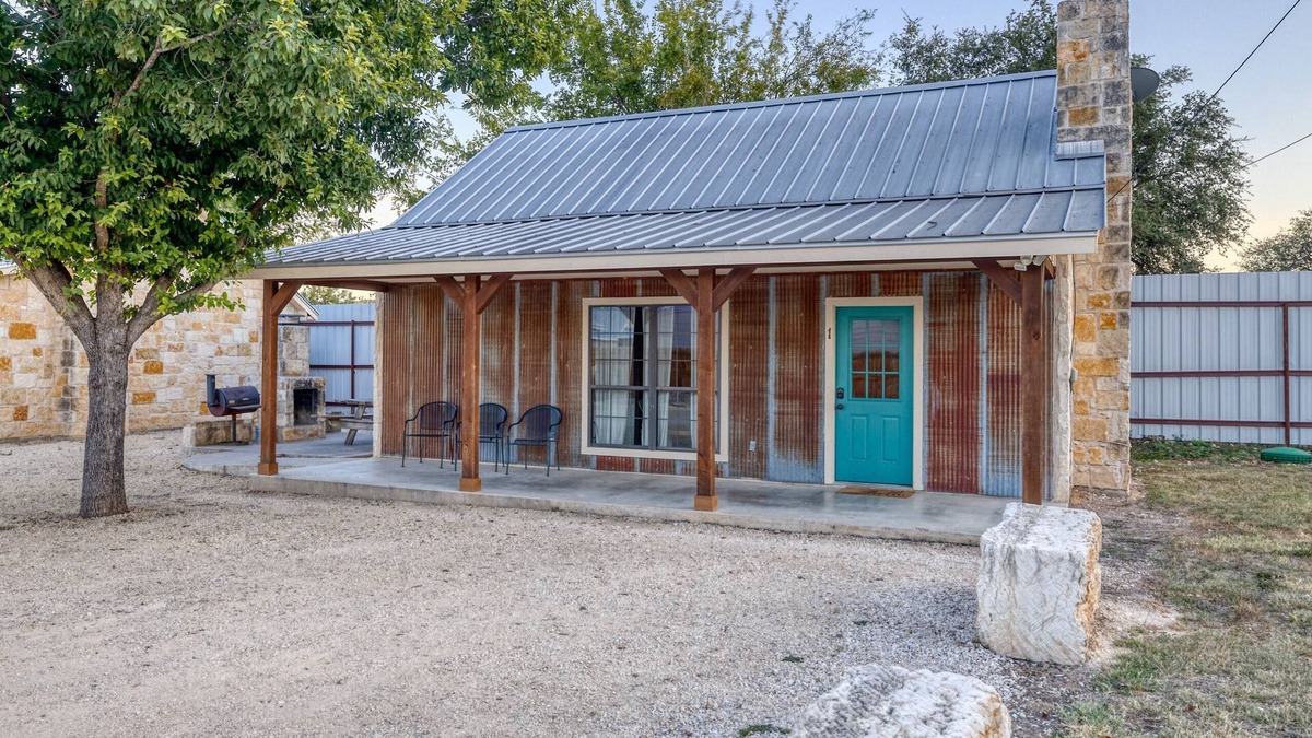 Concan Cabin | Cabins by the Frio River - River Rock Cabin #1
