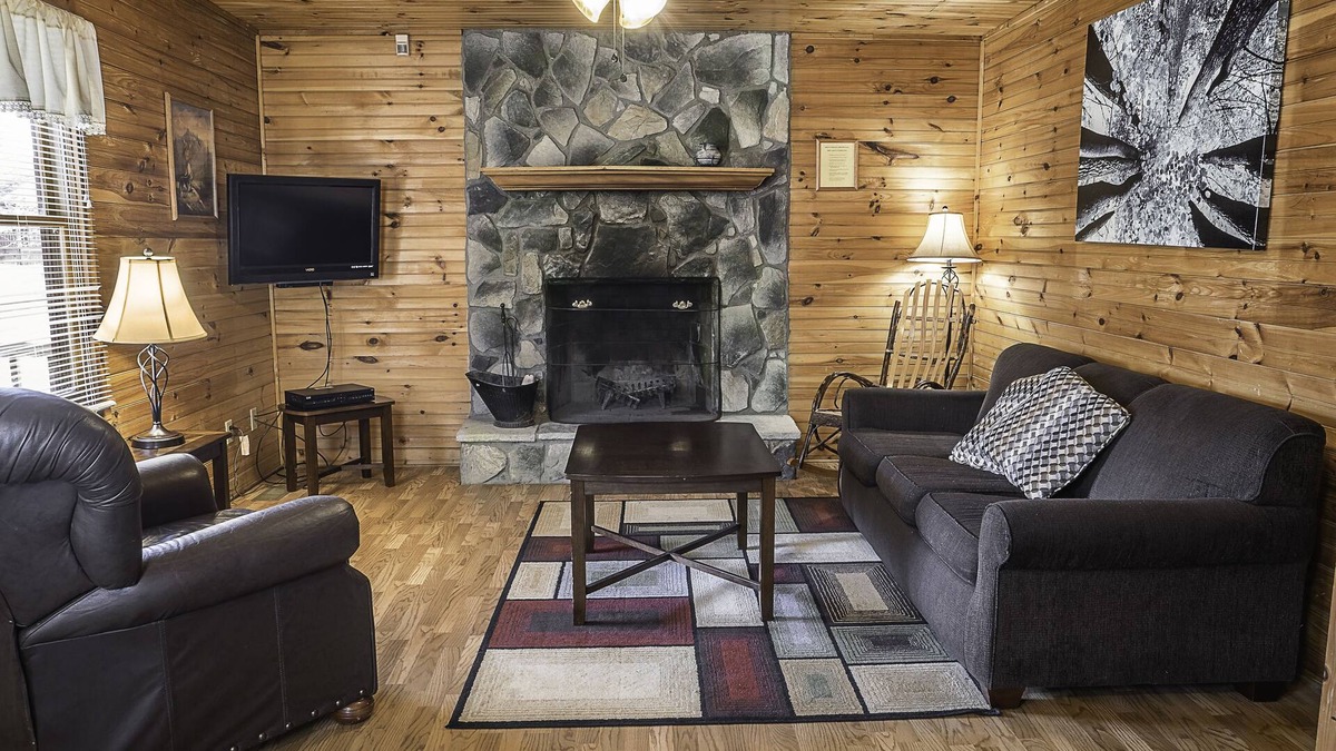 Ansted Cabin | Cabins close to NR Gorge with hot tub & fireplace at best area prices