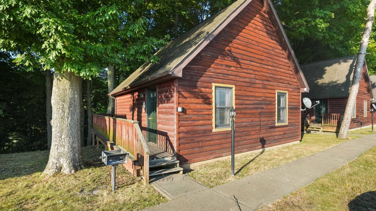 Logan Cabin | Cabins In Hocking - Retreat cabin 5