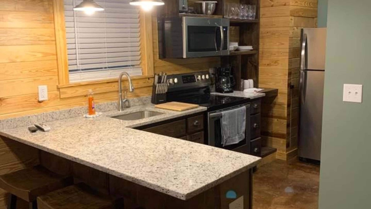 Wilsonville Cabin | CABINS OF LAY LAKE AT BEESWAX CABIN #5