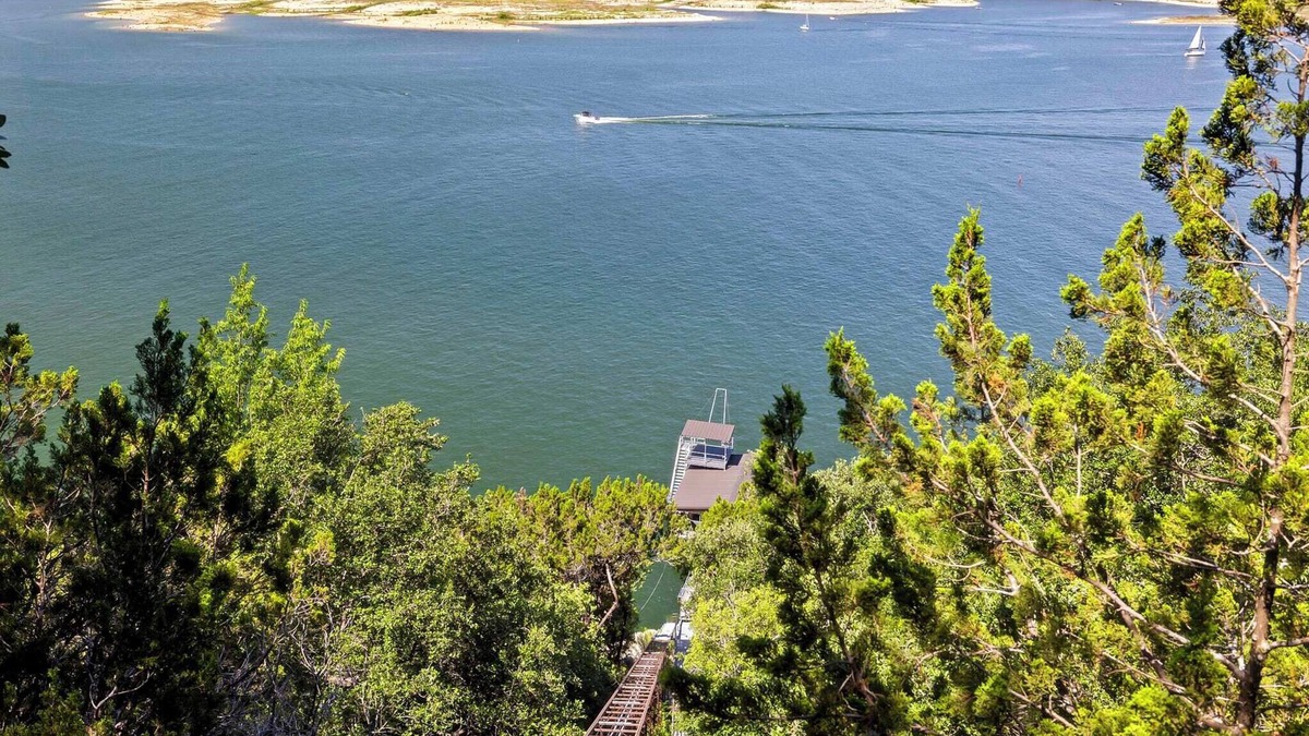 Eck Lane on the Lake Cabin | Cabins on the Lake | 5BR | Boat Dock | Firepit