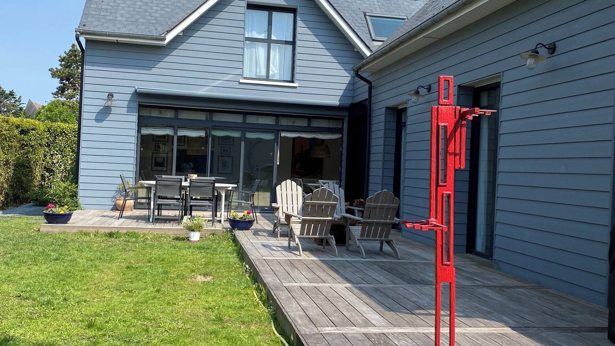Le Home House | Cabourg, splendidly decorated large house, garden, beach within walking distance.