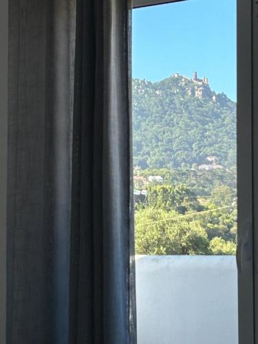 Varzea de Sintra Apartment | Cabriz White House