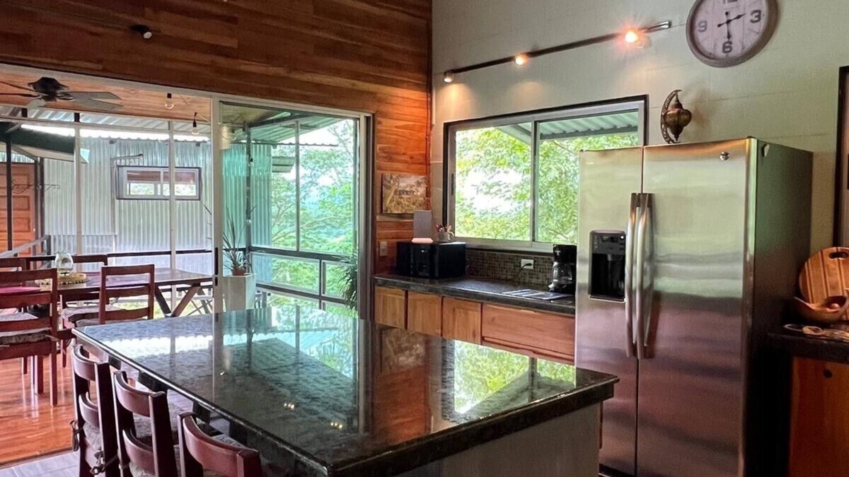 Playon House | Cacao Forest Treetop Cottage w/AC – 15 min to Beach & Town – Puntarenas